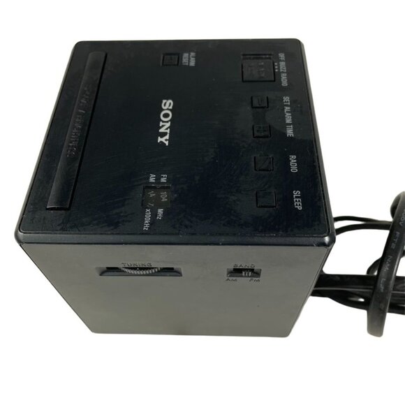 Sony Cube Alarm Clock Radio Black AM FM Model ICF C212 u - Picture 2 of 4